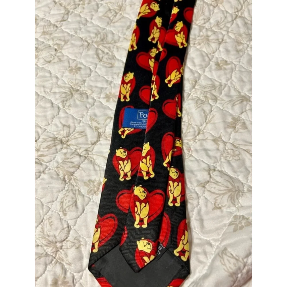 Disney Winnie the Pooh Men's Neck Tie Valentine's Day Love Hearts